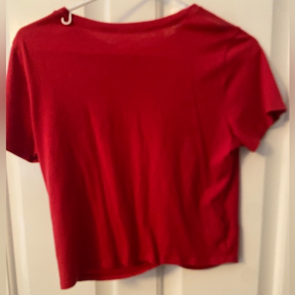 Hollister red soft knot twist cropped top size medium - Picture 2 of 3